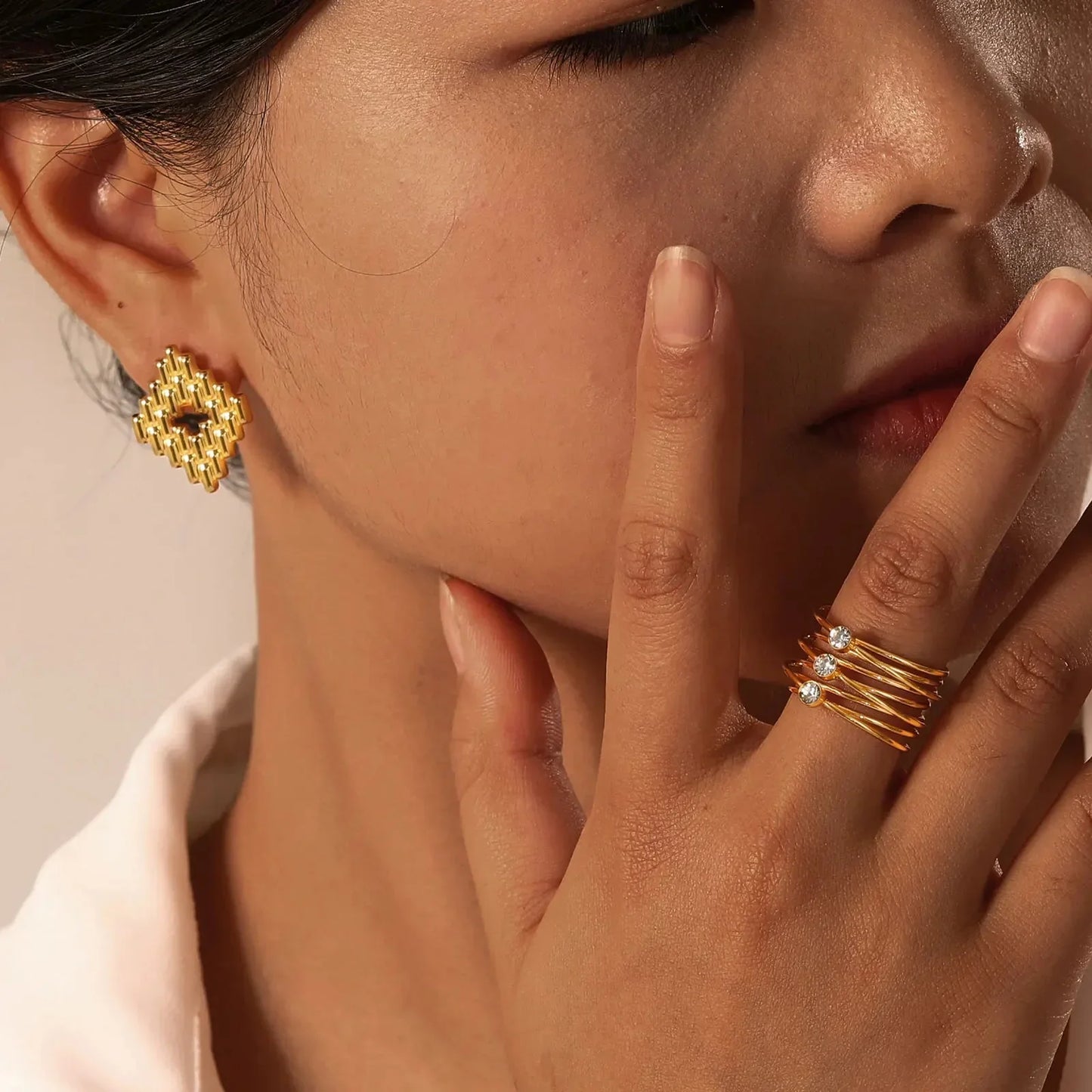BowLift | 18k Multi Layered Triple Diamond Rings