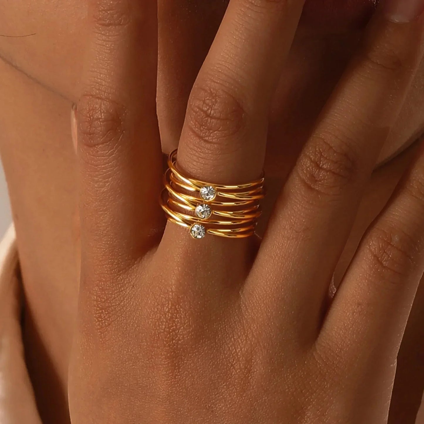 BowLift | 18k Multi Layered Triple Diamond Rings