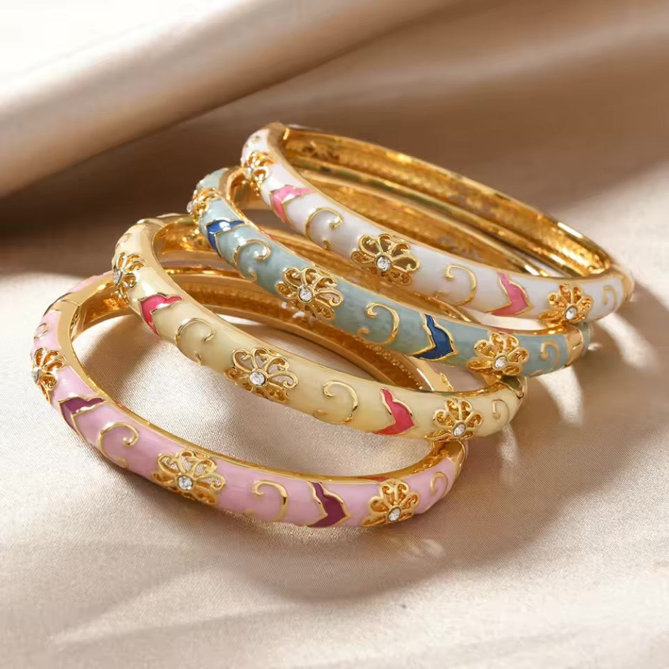 BowLift | 4pc Floral Accented Bangle Stack