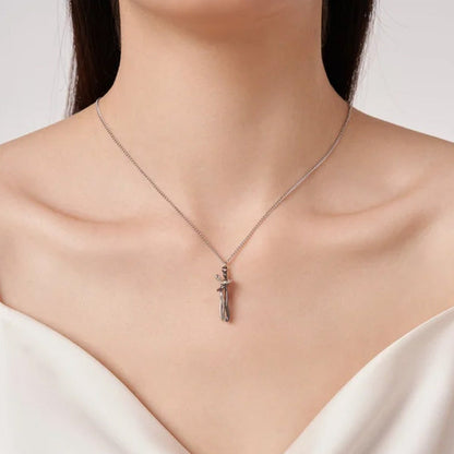 Skanto | The Perfect Gift for Your Loved One - Hug Necklace