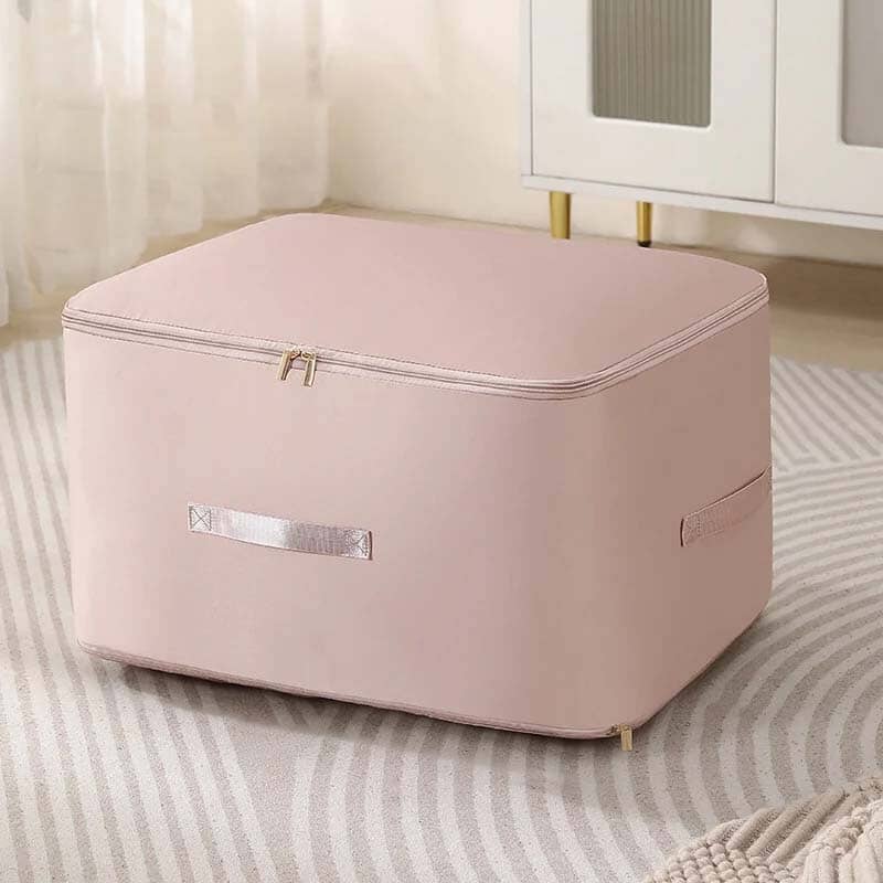 Extremely space-saving, self-compressing organizer