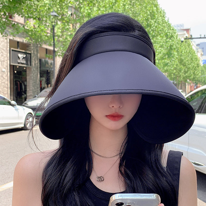 Sun hat with hollow top and UV protection