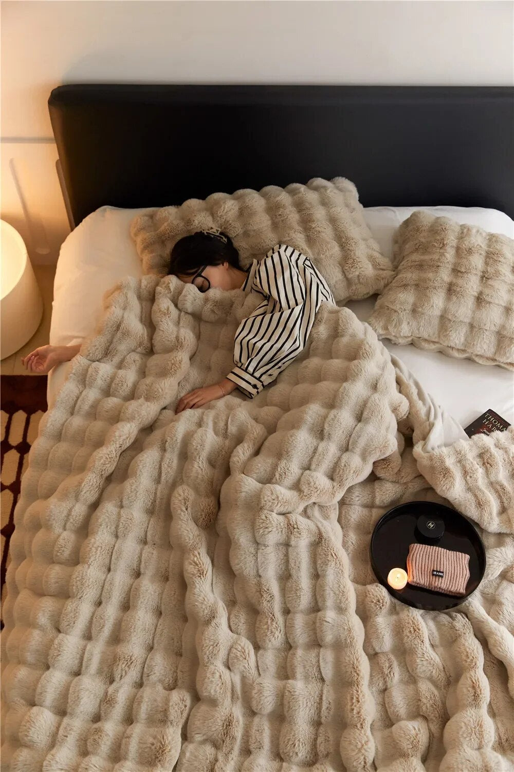 Skanto | SnugWrap | Luxurious Plus Blanket for Ultimate Warmth & Comfort