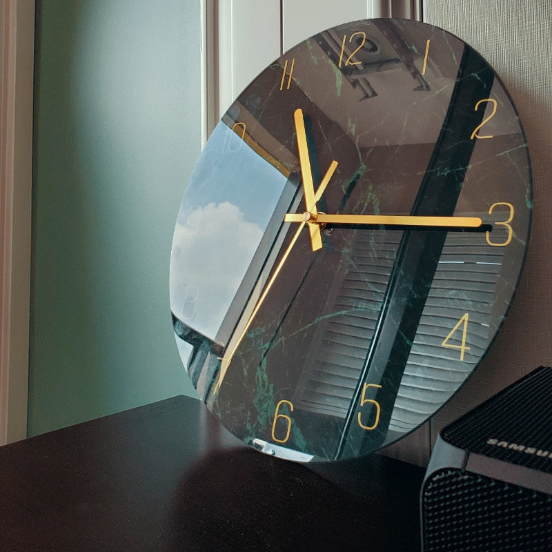 BowLift | Elegant GlassArt Wall Clock – Artistic Time Measurement & Design