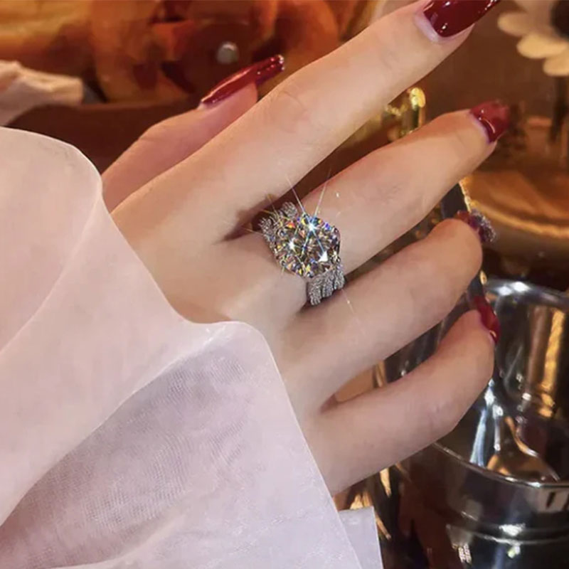 BowLift | Magnetic Moissanite Lymphatic Drainage Ring