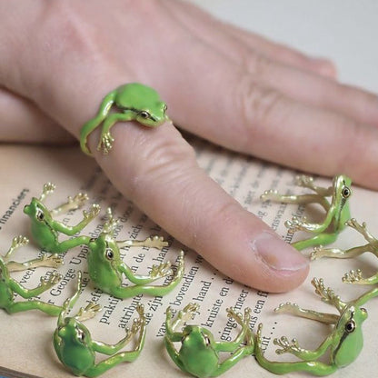 Skanto | Latest Tree Frog Ring Earrings
