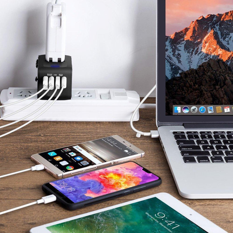 Skanto | Universal Smart Travel Adapter Voltage Converter