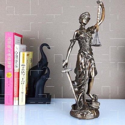 Brehn | Decorative Statue of the Goddess of Justice