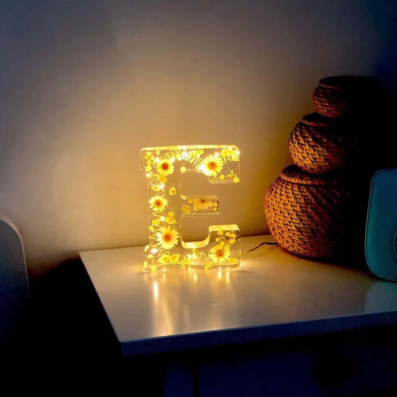 Sandsberg | Resin Flower Night Light | Letter-shaped LED Decorative Lamp