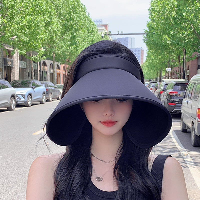 Sun hat with hollow top and UV protection