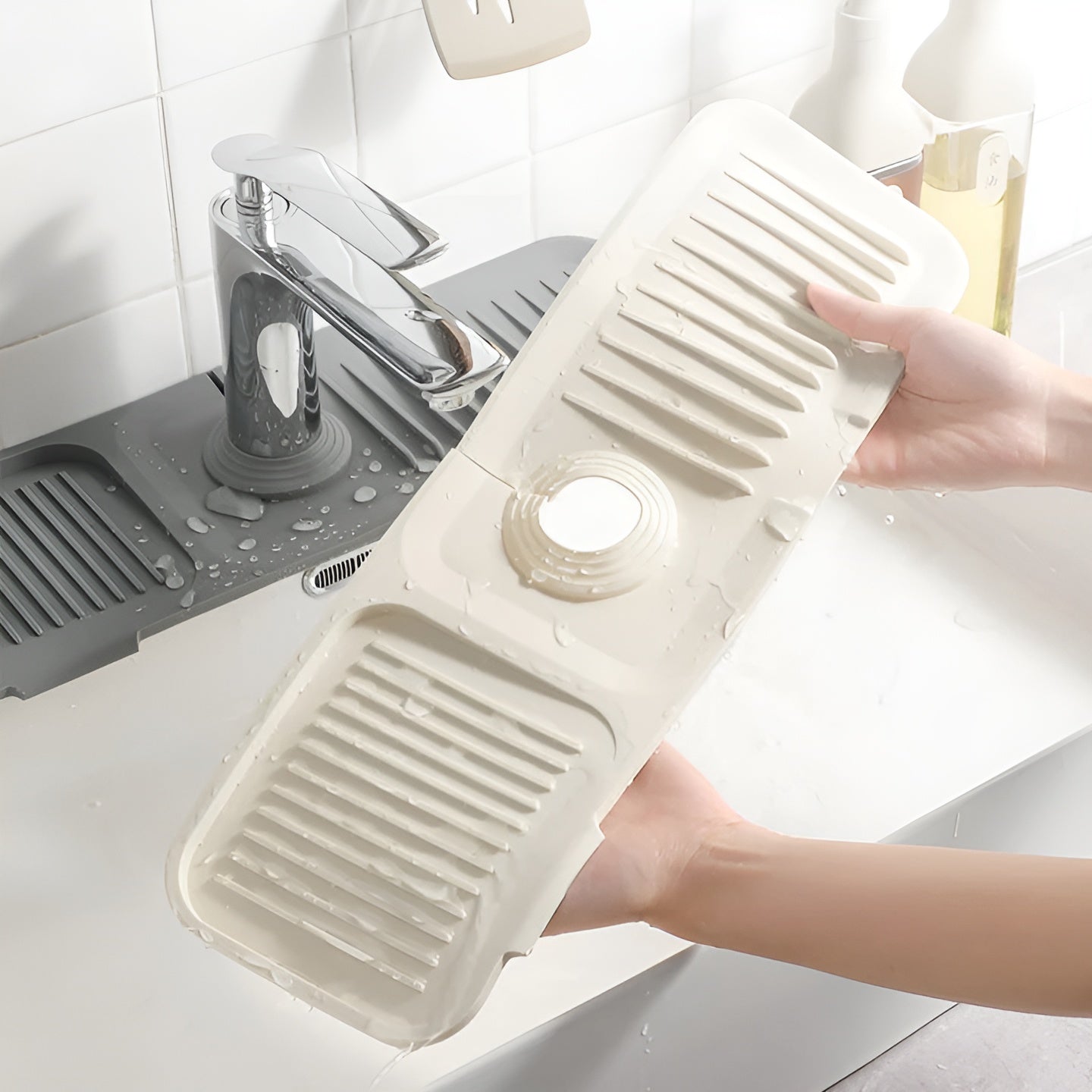 Silicone splash guard for faucet – Practical drip mat | Ideal for kitchen & bathroom | Bowlift