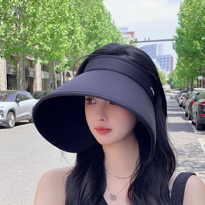 Sun hat with hollow top and UV protection
