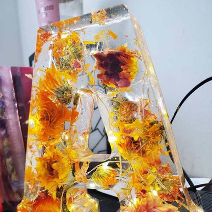 Sandsberg | Resin Flower Night Light | Letter-shaped LED Decorative Lamp