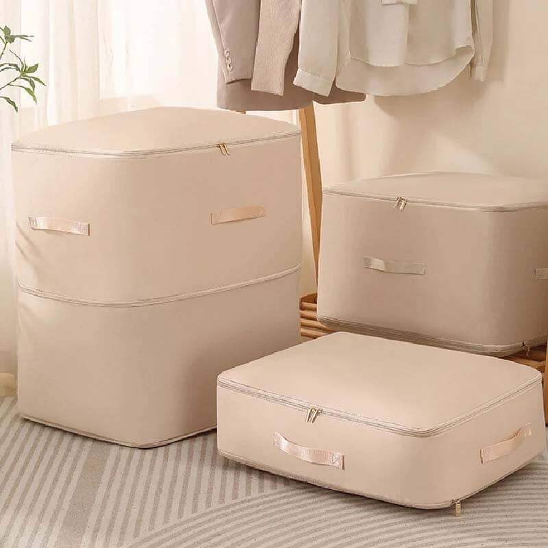 Extremely space-saving, self-compressing organizer