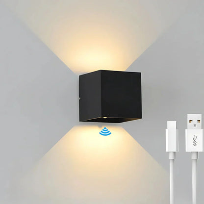 BowLift | Modern Black Aluminium Wall Light