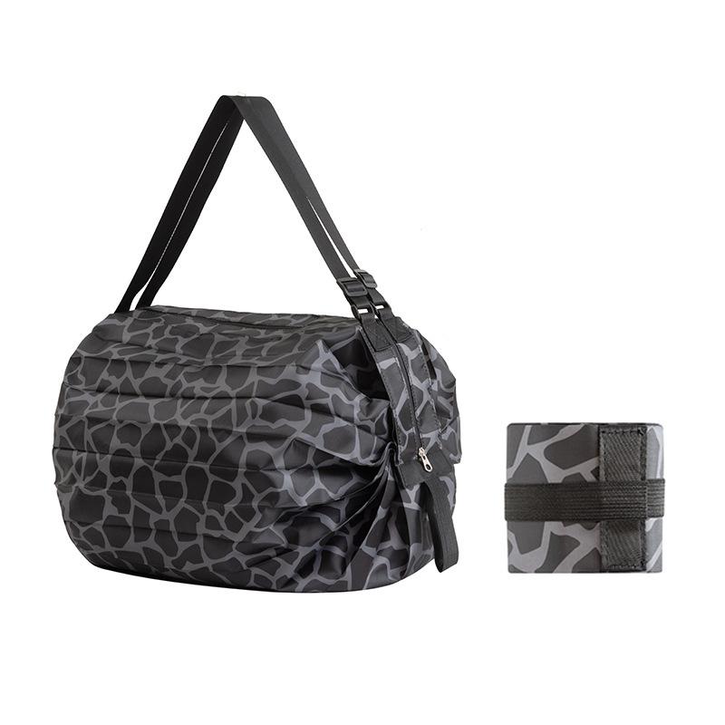 Tear-resistant, foldable shopping bag