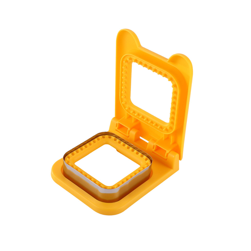 Uncrustable Sandwich Cutter and Sealer | Bowlift