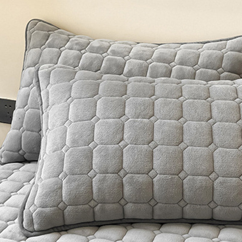 Skanto | Modern Soft Throw Blanket with Square Texture – Stylish Fluffy Bed and Sofa Cover
