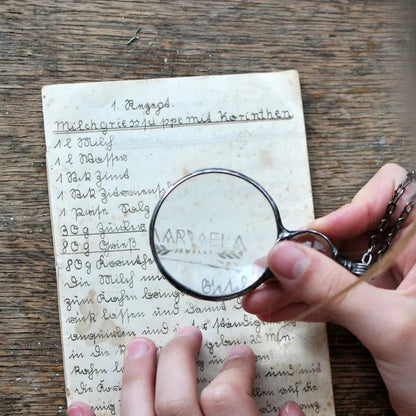 Skanto | Necklace with Magnifying Pendant