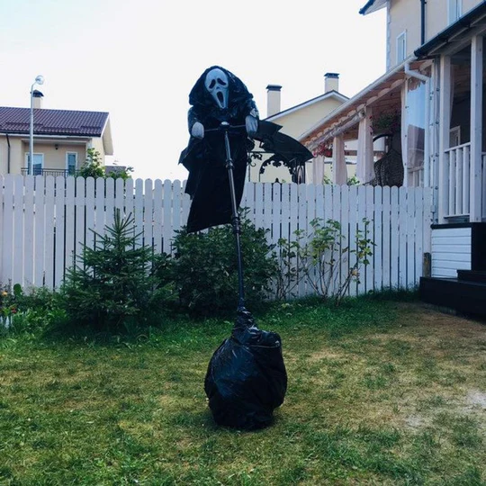 Screamer - incl. stick and costume!