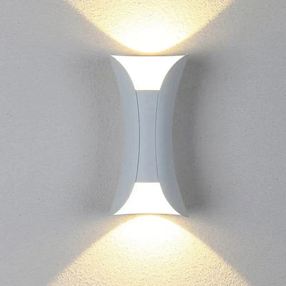 BowLift | Weatherproof wall light with IP65 protection