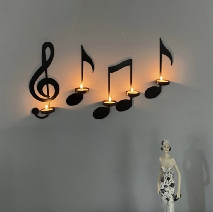 Skanto | Musical Note Candlestick Holder