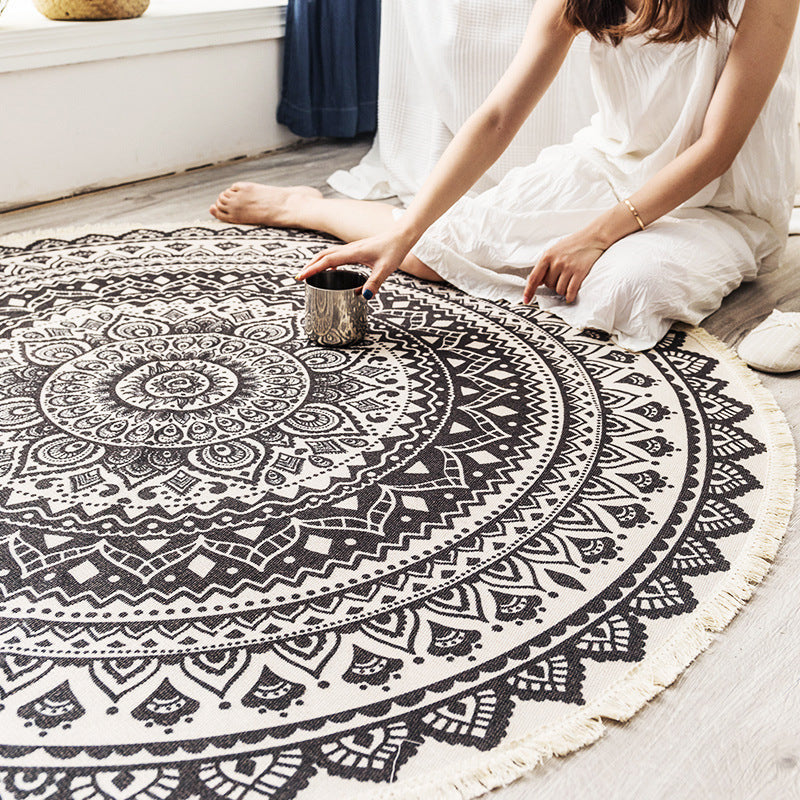 Frendorf | Round Boho Rug | Geometric Cotton Pattern