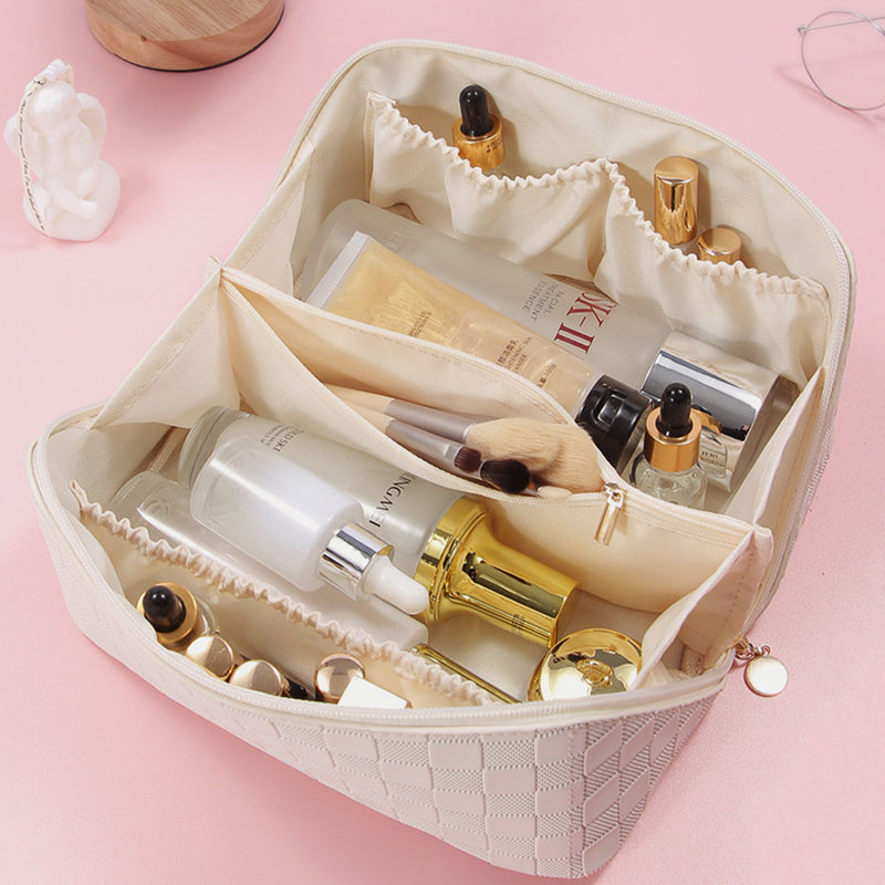 Skanto | Vintage Pattern Handheld Makeup Bag