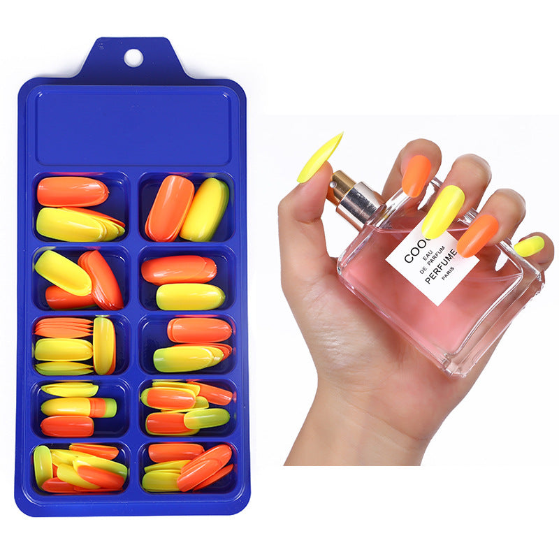 Artificial nails in elegant stiletto style Acalora