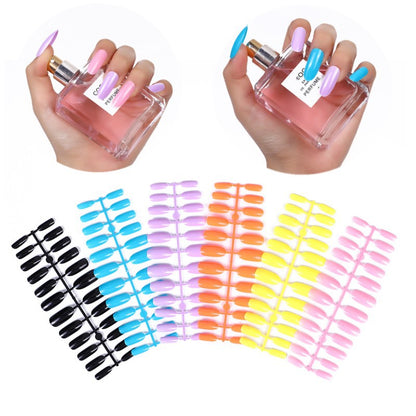Artificial nails in elegant design Acalora
