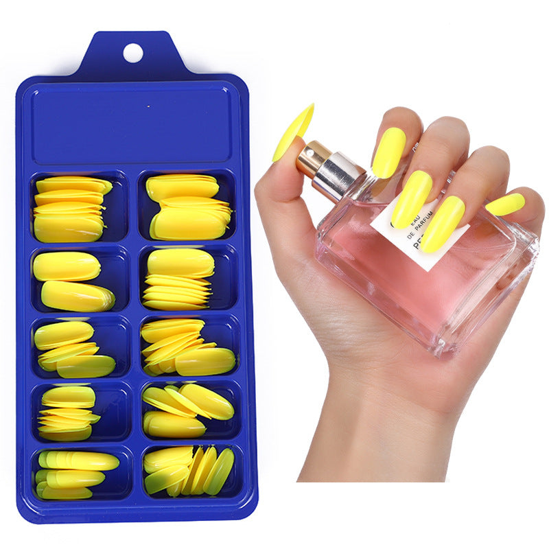 Artificial nails in elegant stiletto style Acalora