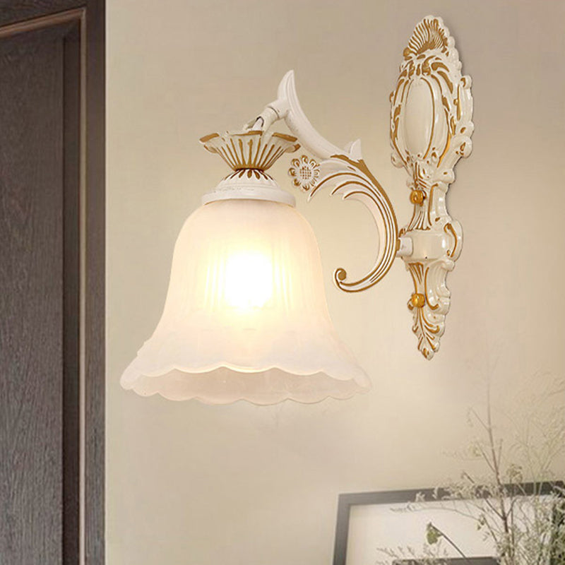 Karnz | Single-thread Wall Light Classic Floral Lacquer Frosted Glass Wall Lighting in White