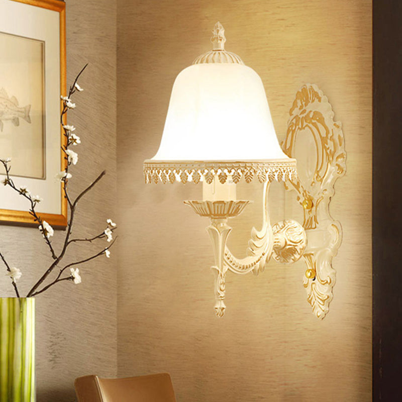 Karnz | Single-thread Wall Light Classic Floral Lacquer Frosted Glass Wall Lighting in White