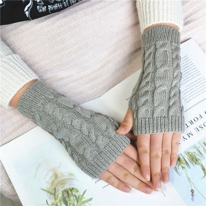 Skanto | Stylish Woolen Mittens