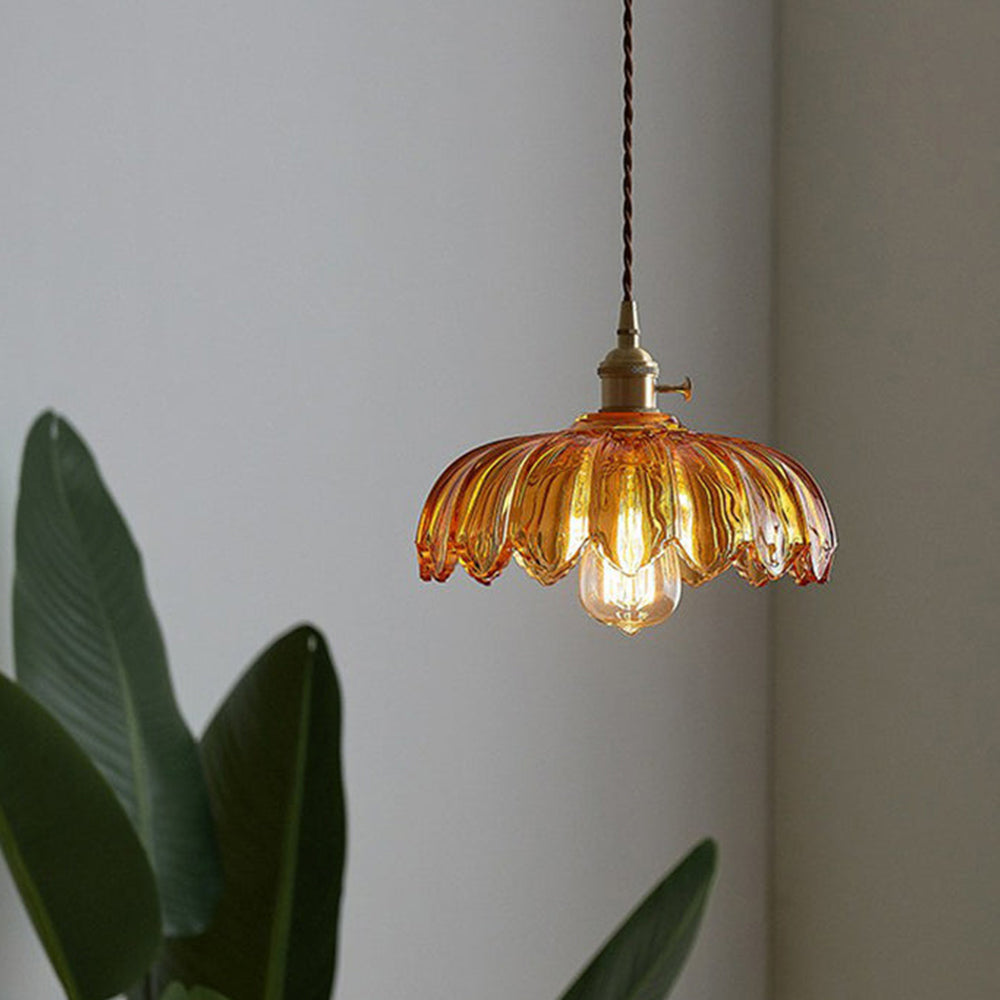 Skanto | Glass lamp that sparkles with details!