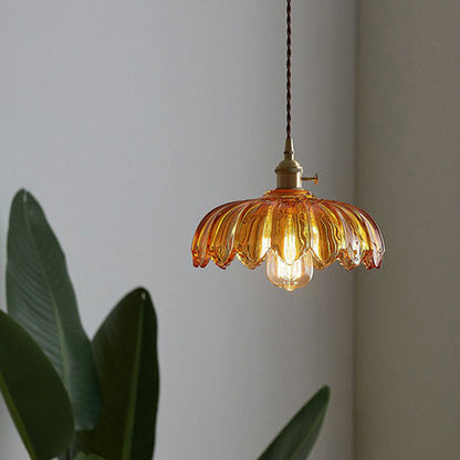 Skanto | Glass lamp that sparkles with details!