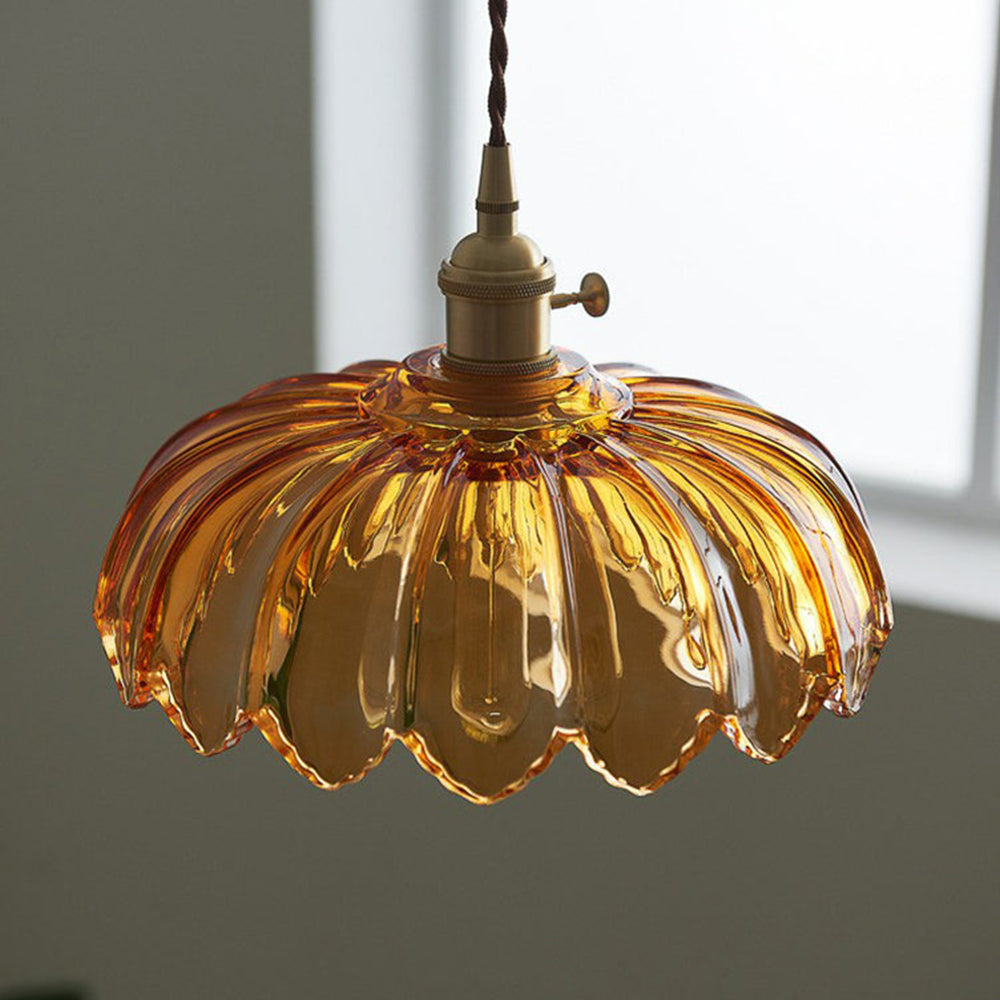 Skanto | Glass lamp that sparkles with details!