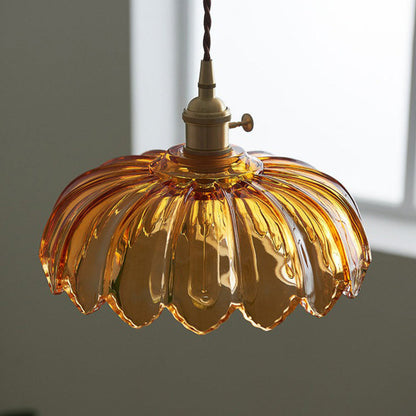 Skanto | Glass lamp that sparkles with details!