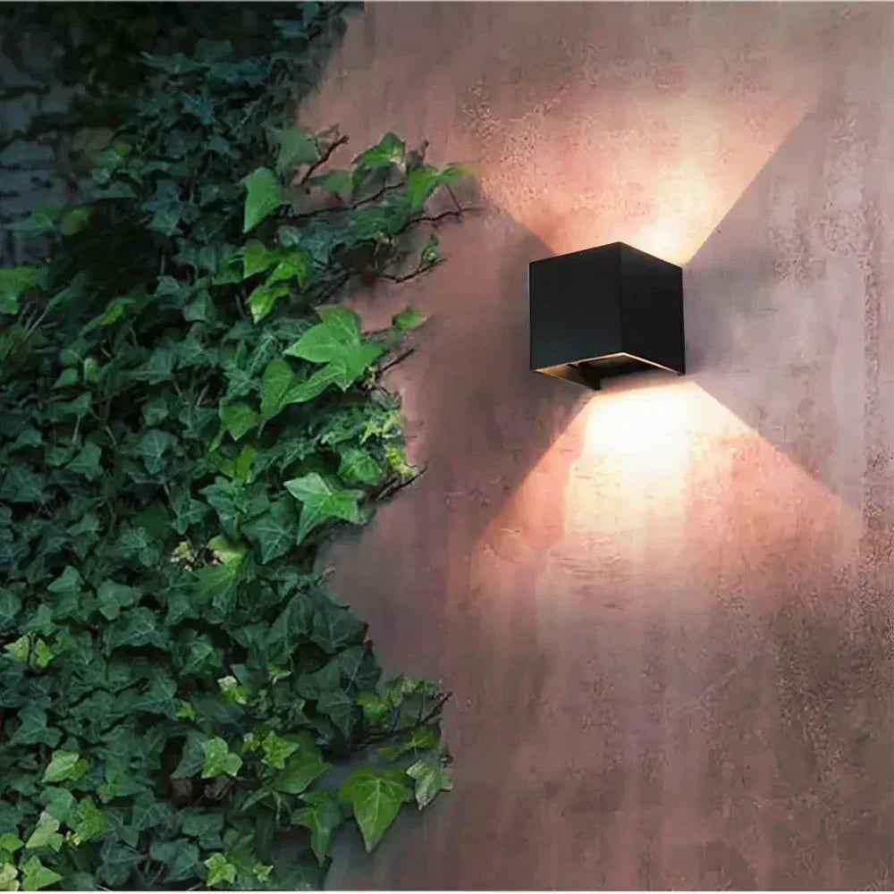 BowLift | Modern Black Aluminium Wall Light