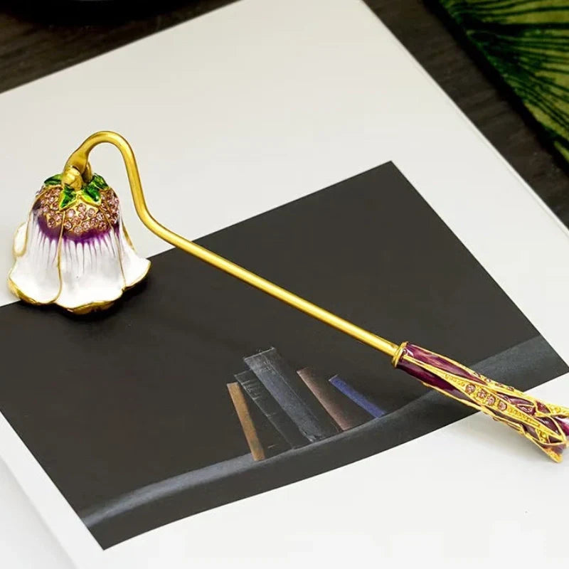 BowLift | Velisse Candle Snuffer