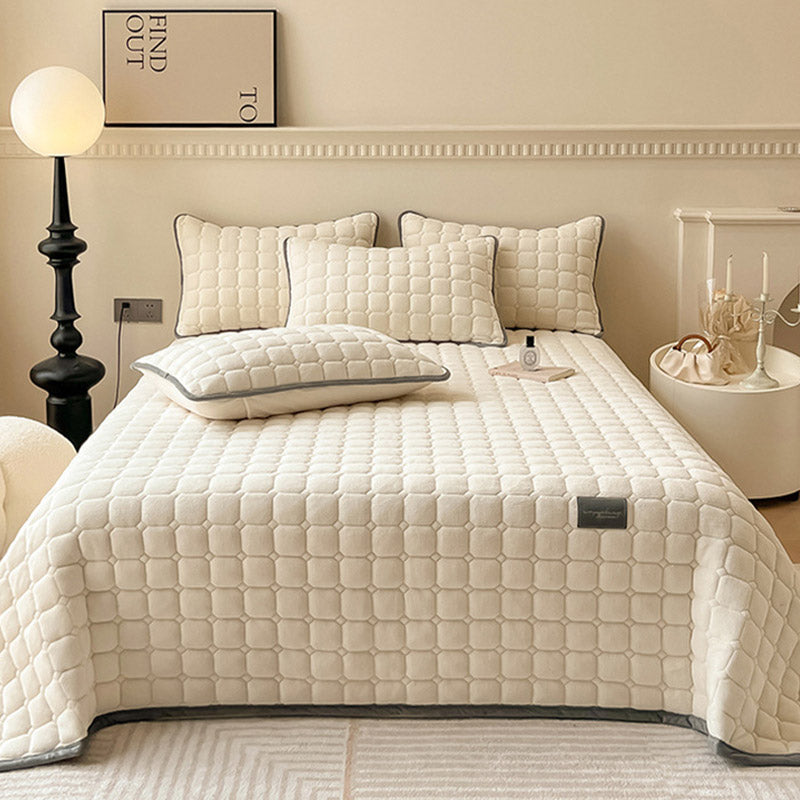Skanto | Modern Soft Throw Blanket with Square Texture – Stylish Fluffy Bed and Sofa Cover