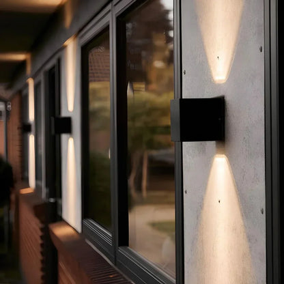 BowLift | Modern Black Aluminium Wall Light
