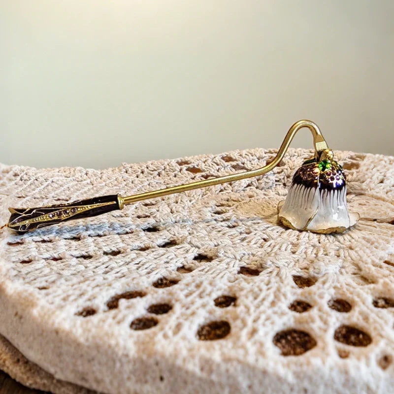 BowLift | Velisse Candle Snuffer