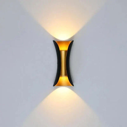 BowLift | Weatherproof wall light with IP65 protection