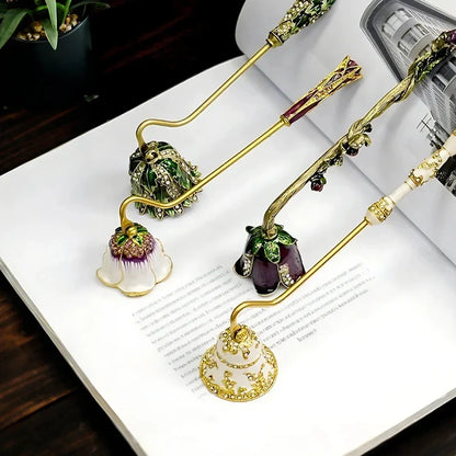 BowLift | Velisse Candle Snuffer