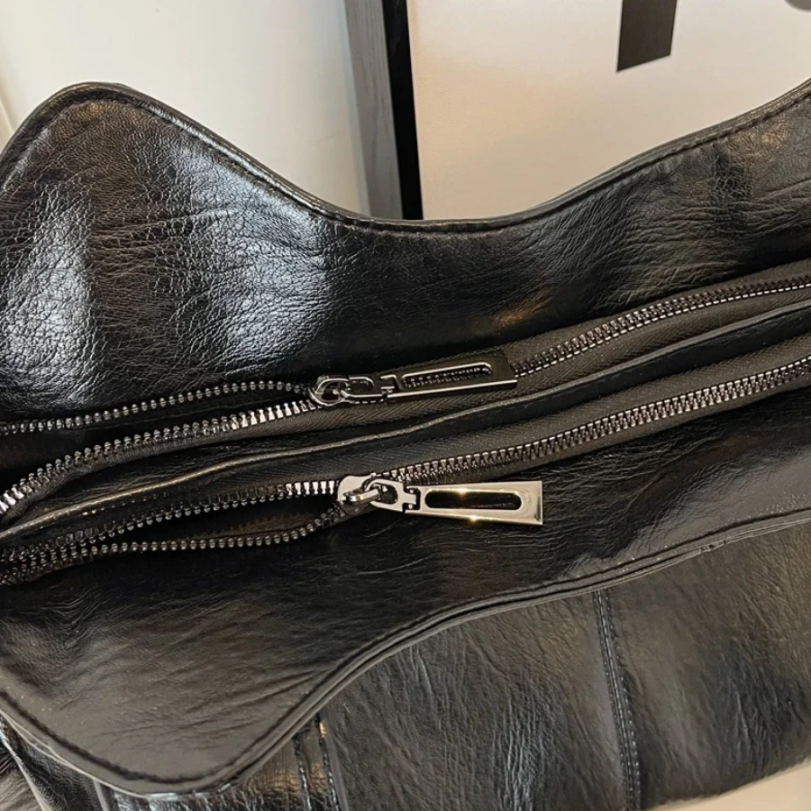 Skanto | Women's Classic Multi-Compartment Shoulder Bag – Alma