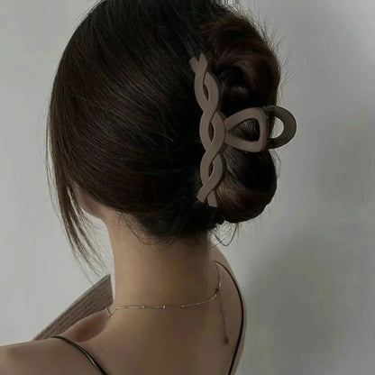 Skanto | Elegant Hair Clip with Strong Hold for All Hair Types