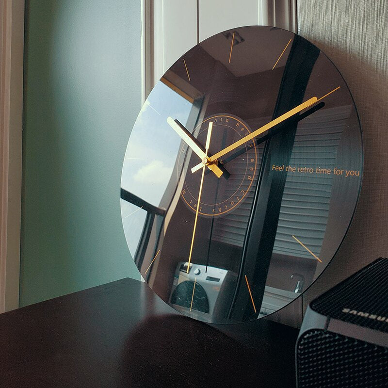 BowLift | Elegant GlassArt Wall Clock – Artistic Time Measurement & Design