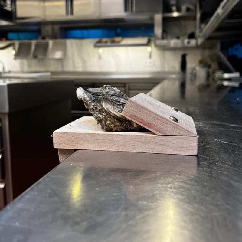 Oyster opening clamp