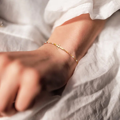 BowLift | Trendy Cross Bracelet